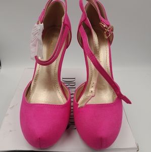 Dream pairs heels sz 6.5 pink suede 2 ankle straps round toe cushion in sole.